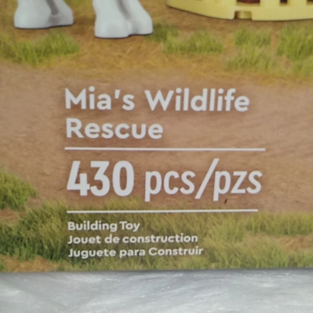 NWT Lego Friends 7+ 41717 Mia's Wildlife Rescue 430 pcs Building Toy